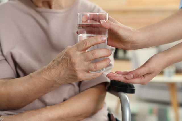 Top 5 Hydration Hacks For Seniors With Limited Mobility