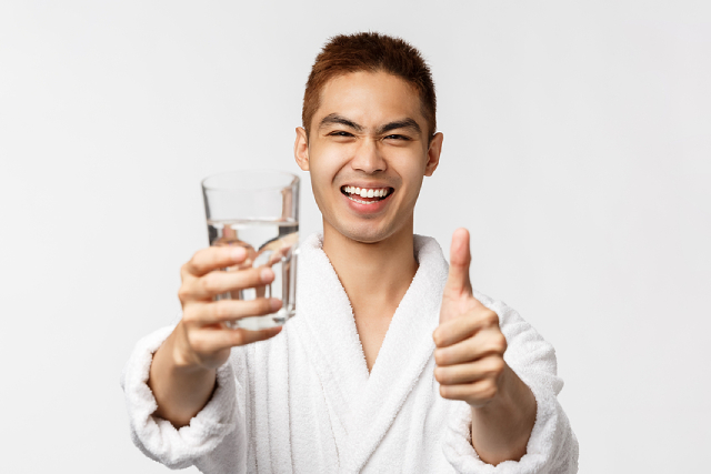 3 Reasons Why Your Skin Loves Water More Than Lotion