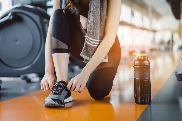 Water Vs Sports Drinks: Which One Hydrates Better?