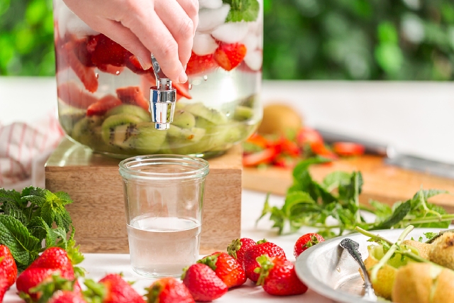 The Bak Kwa Detox: 5 Infused Water Recipes To Debloat Fast